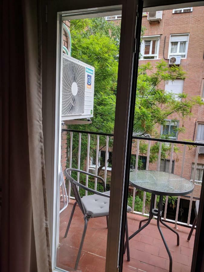 Gran Apartamento Cerca De Atocha Appartement Madrid Buitenkant foto